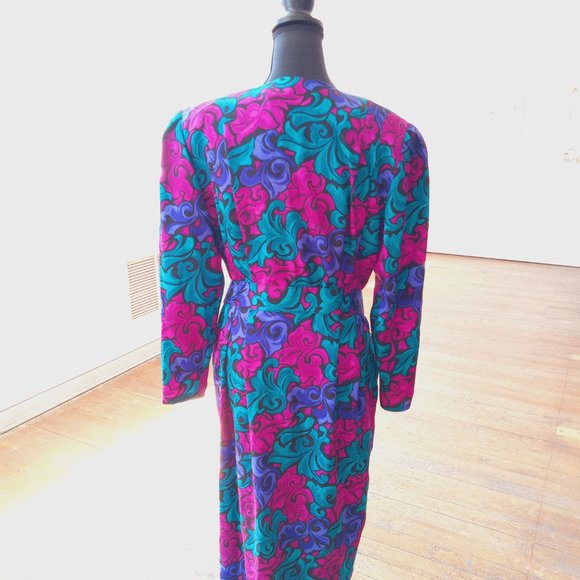 Vintage silk Button-Front floral midi dress with matching belt - Picture 3 of 11